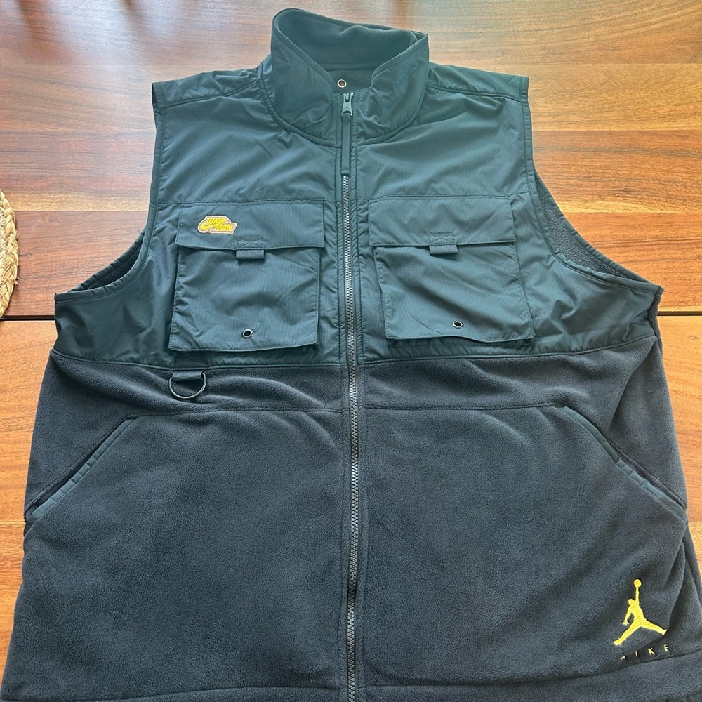 Jordan Nike Black Vest with Gold Logo NWT size large